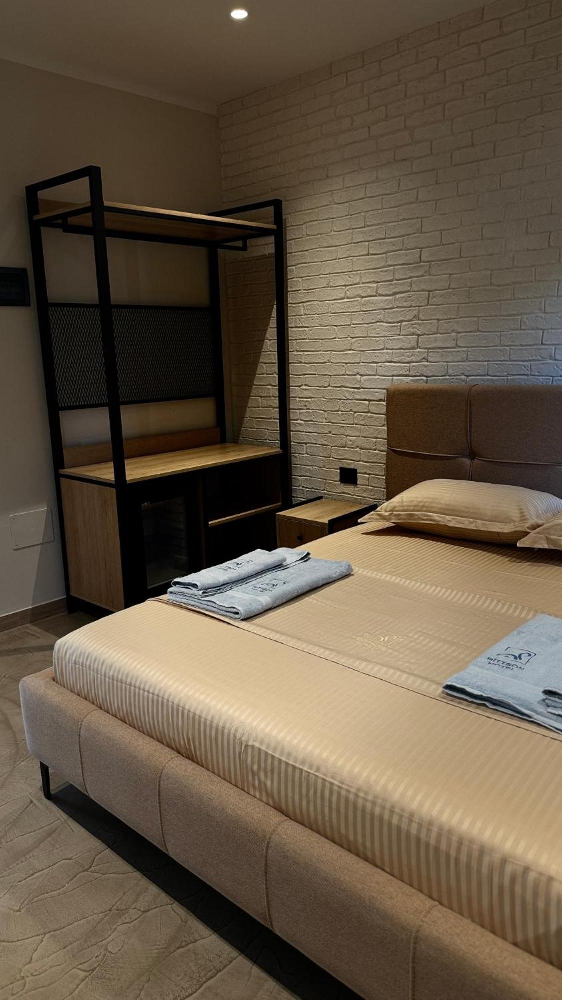Ritson Hotel Vlorë 외부 사진